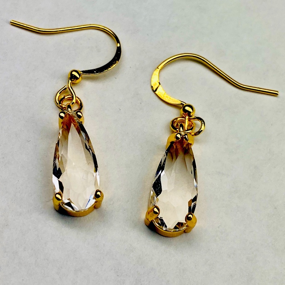 🥂Simple crystal clear drop earrings
